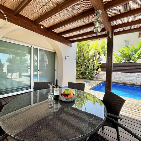 Thalassa Вилла Паралимни