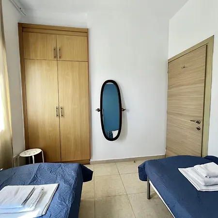 Thalassa * Paralimni