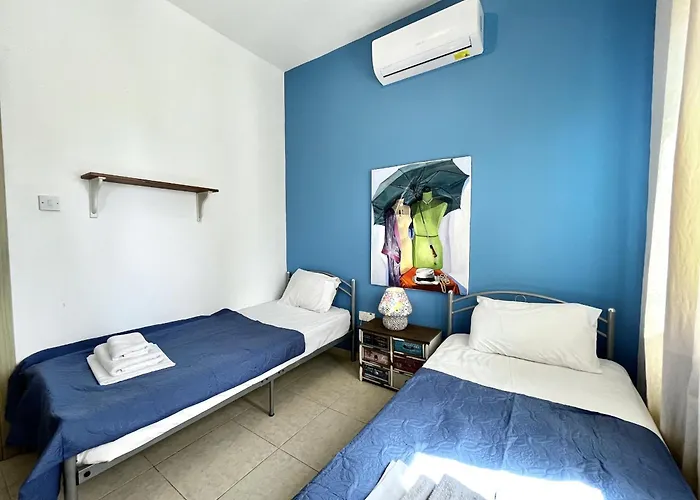 Thalassa * Paralimni